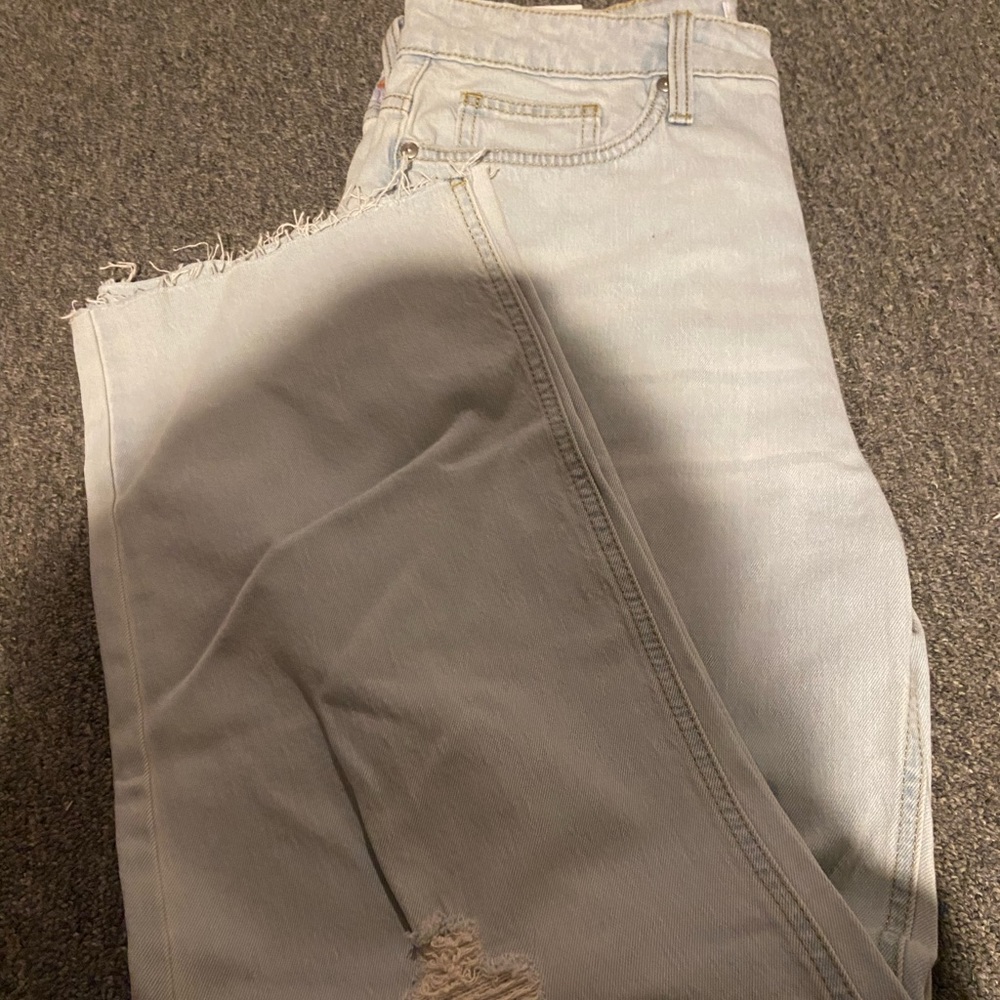 COPY - Lauren Conrad Super High Rise cropped Embroidered Jeans NWT